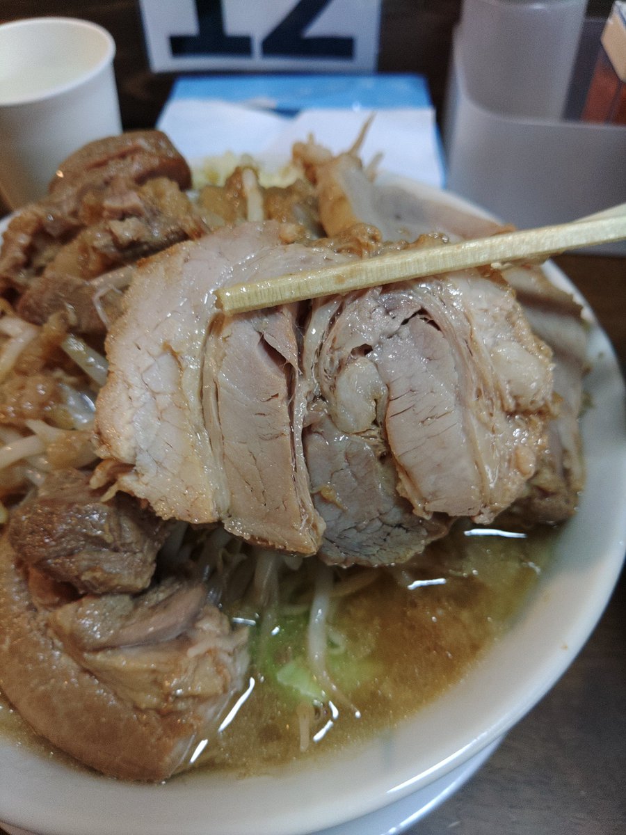 Shinji14849091's tweet photo. 高崎市の
我が豚は天地とひとつ

豚ラーメン
300g
ヤサイニンニクアブラマシ

ごちそうさまでした( 〃▽〃) https://t.co/FRMs2gPb3R