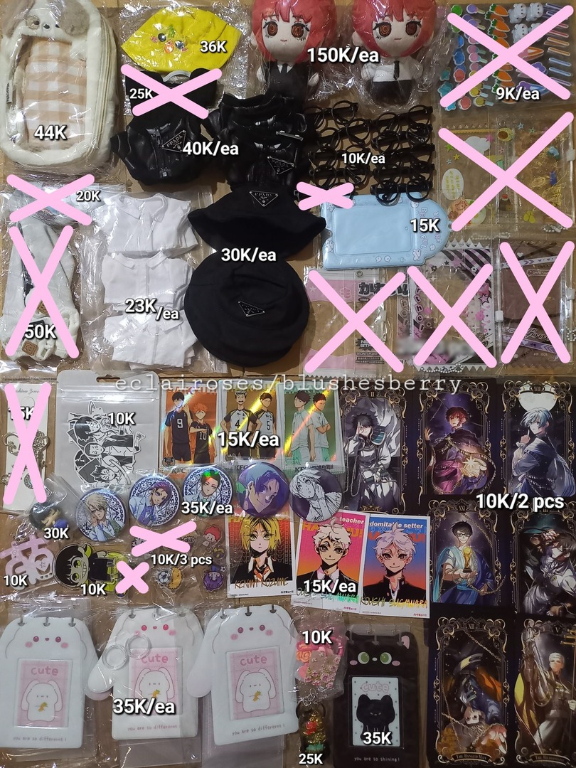 stuffsite's tweet photo. sells Haloooo, aku mau clearance sale semua item di gambar ini nihh. Ada cahol, pouch n baju doll, keychain dll ✨️🙌🏻

Sudah ready ina &amp; include packing yaa. Drop ur usn/cek reply if interested~
[blushesberry] https://t.co/UM1b0G4gMz