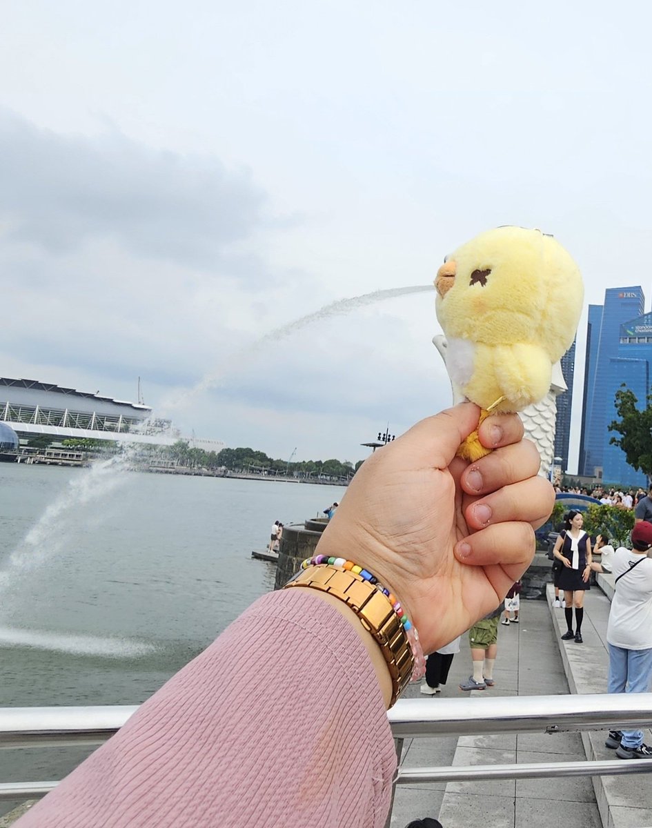 AzimMyeon's tweet photo. Ohari core: Why drink merlion water when you can be your own oharlion. https://t.co/YYbrUGC84G