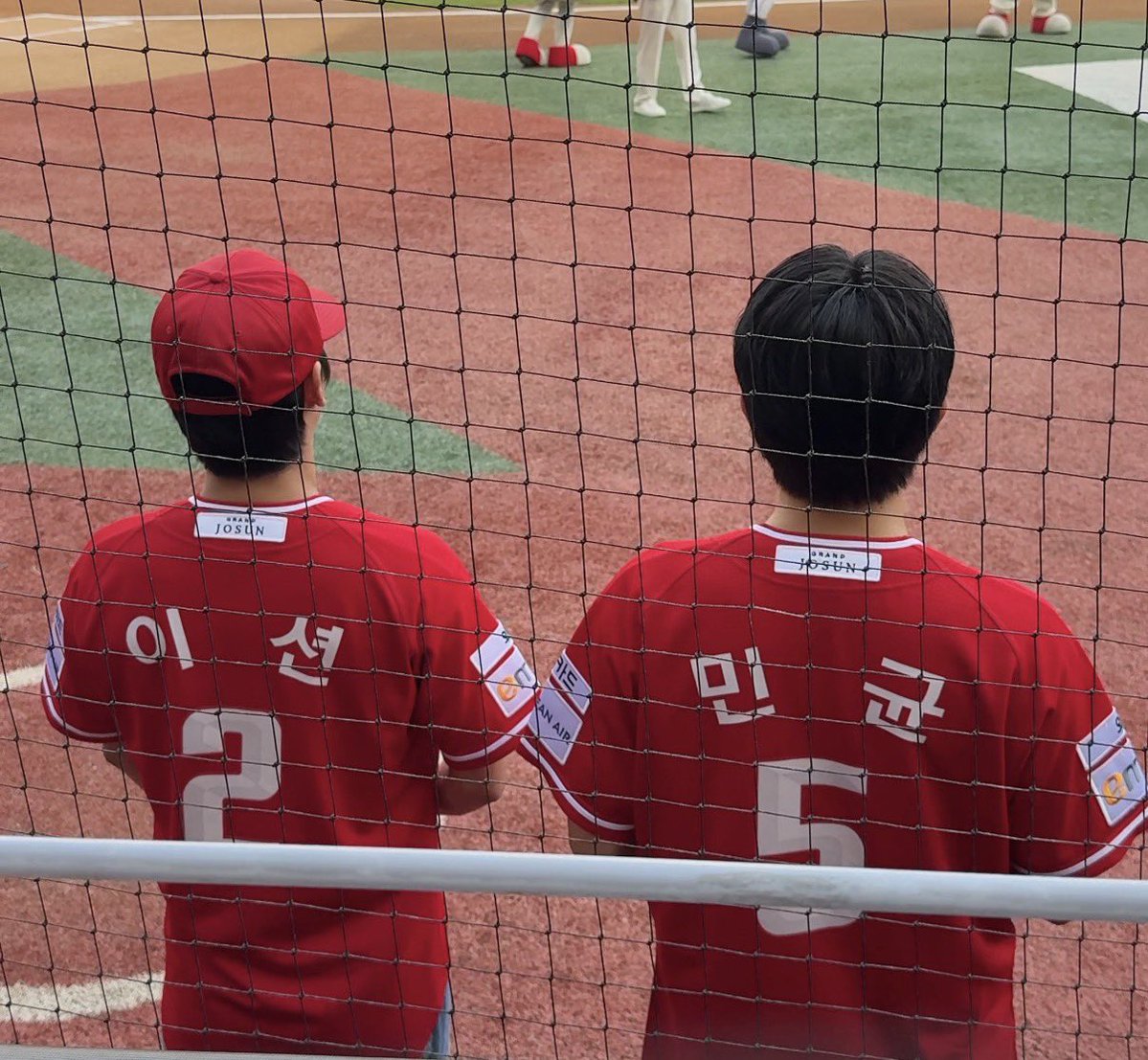 Etion_Ah's tweet photo. 시타 시구 뀨니유니🧡💚
가보자구~~~💡🔥🔥🔥
#온앤오프 #이션 #민균 https://t.co/wVsaTCzLFS