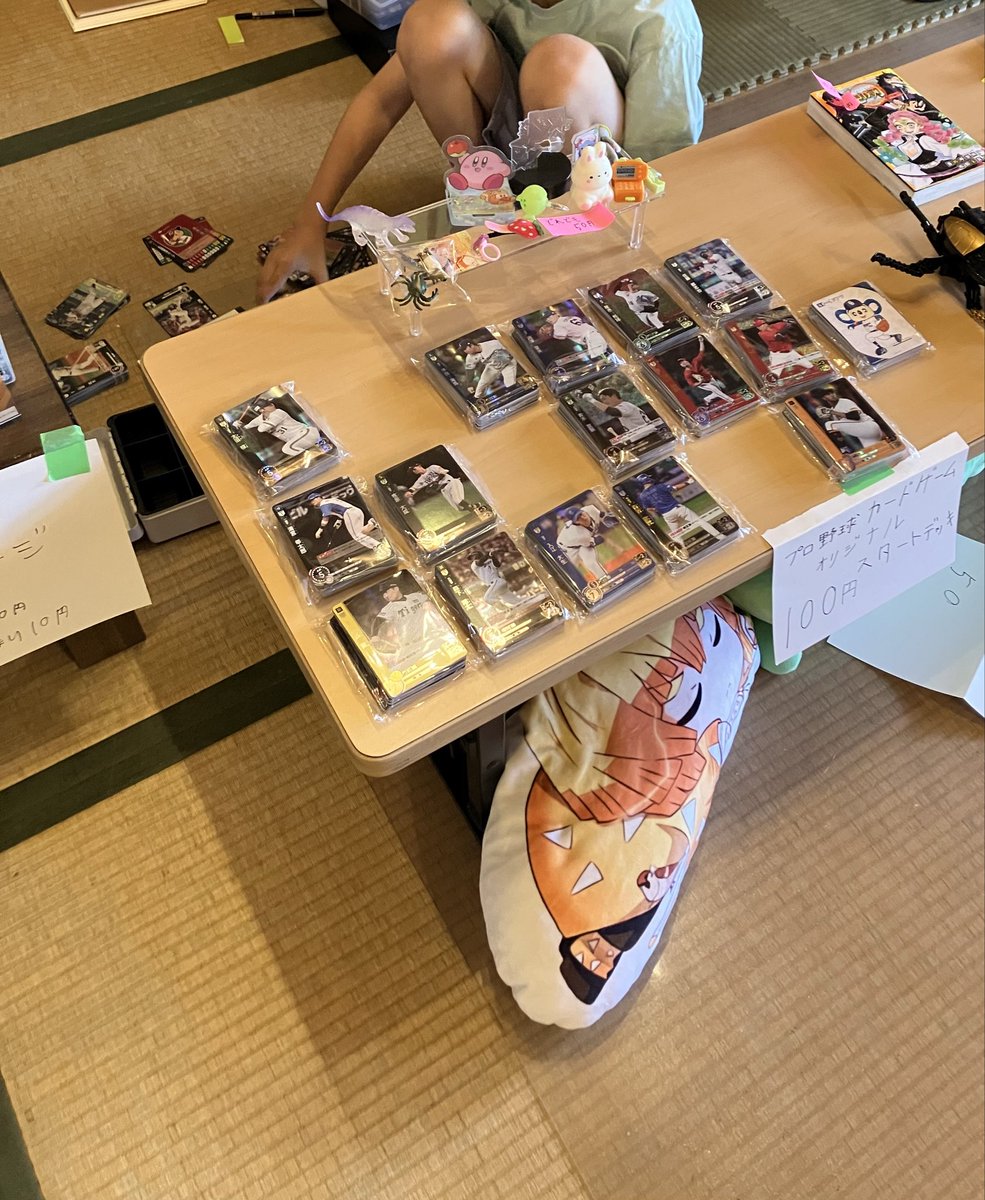 bashitetsu's tweet photo. フリマ終了！
対戦卓でティーチングしたり、デッキ内容聞いてもらったり、うちの子ども店長頑張ってくれました🃏ドリオの面白さ伝わったらいいなぁ〜 https://t.co/DObEOeKUeG