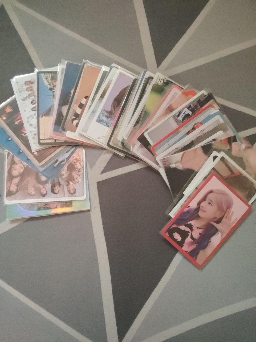 SanaMain1229's tweet photo. Freebies ko nalang lahat ng genpobs na natira https://t.co/DH4vJJLrmw