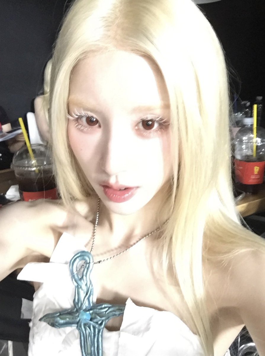 heejinface's tweet photo. https://t.co/VYzR1OaOwD