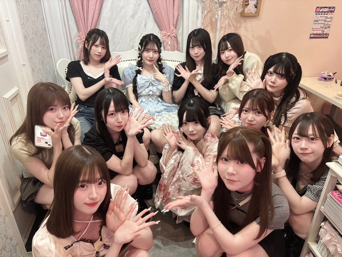 andtale_maid's tweet photo. 💎7/25 18:00〜24:00💎

おーぷんしました🩵✨

本日りせちゃんキャストリーダー昇格祭です👸🩵
新宿店3人目のキャストリーダー♡みんなでお祝いしましょ〜🥂꒰ᐡ⸝ɞ̴̶̷ ·̮ ɞ̴̶̷⸝ᐡ꒱ ✨✨
りせちゃん手作りフードもご用意してお待ちしております❕🍳
本日もたくさんのご主人様お嬢様のご帰宅お待ちしておりますっ🎀💫

 #歌舞伎町  #コンカフェ