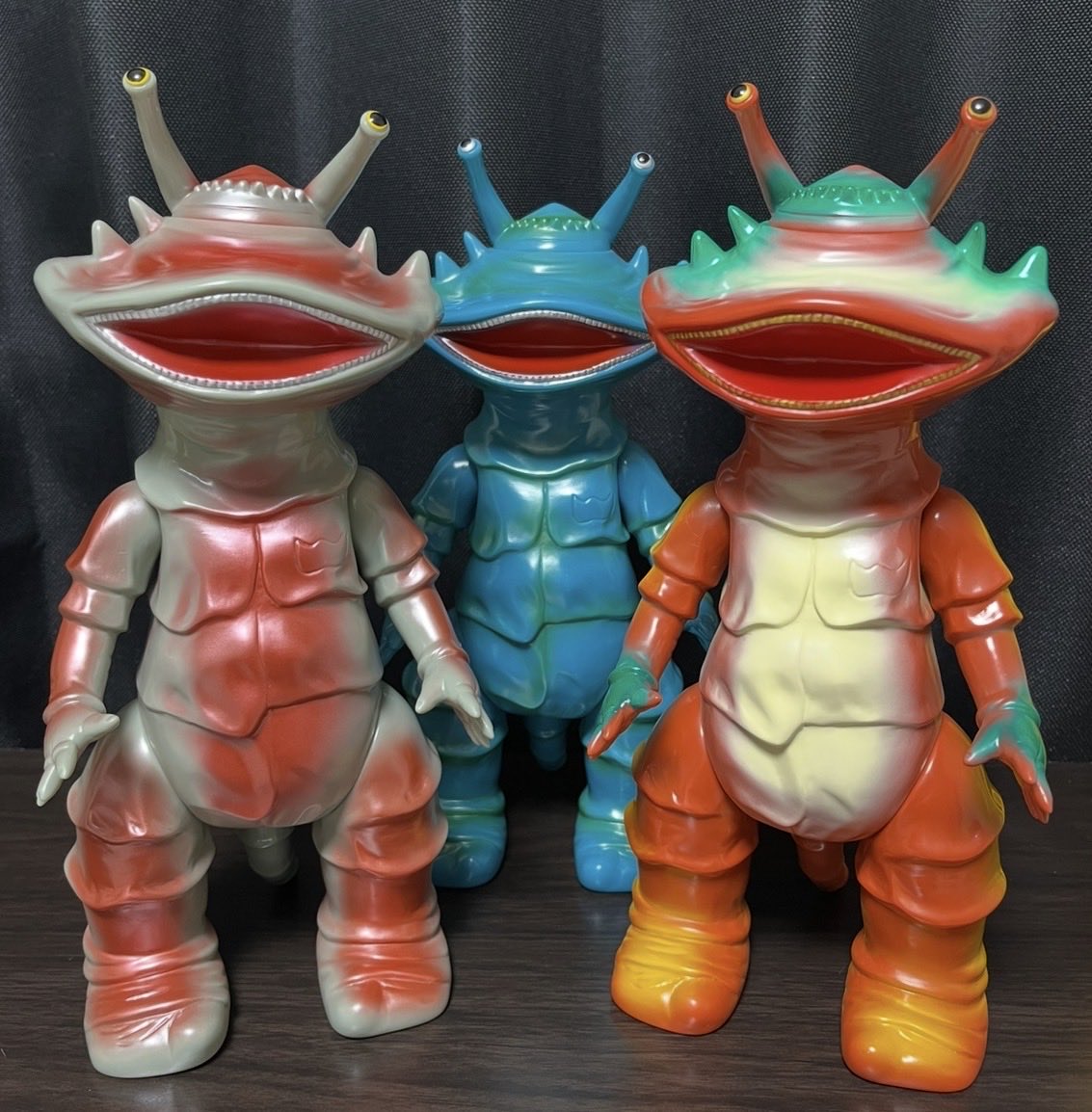 Hyper Ninja Tooyzさんからカネゴン450昭和百貨店Ver.グレー&ブラウン