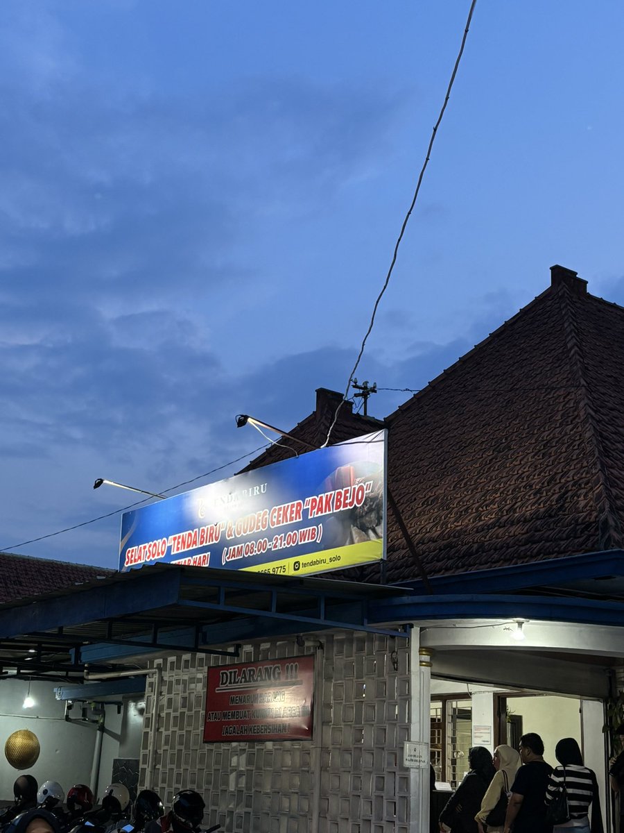 ohurbae's tweet photo. Pengen balik ke Solo lagi buat nyobain gudeg tenda biru☝🏻 https://t.co/H3aYPaU2AF