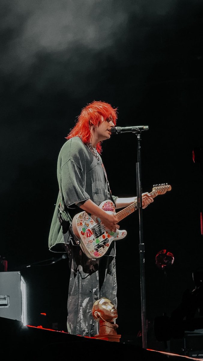 V4LNTYN3_'s tweet photo. photo dump from tonight
#EASStLouis⭐️ https://t.co/AHxnwJLGSb
