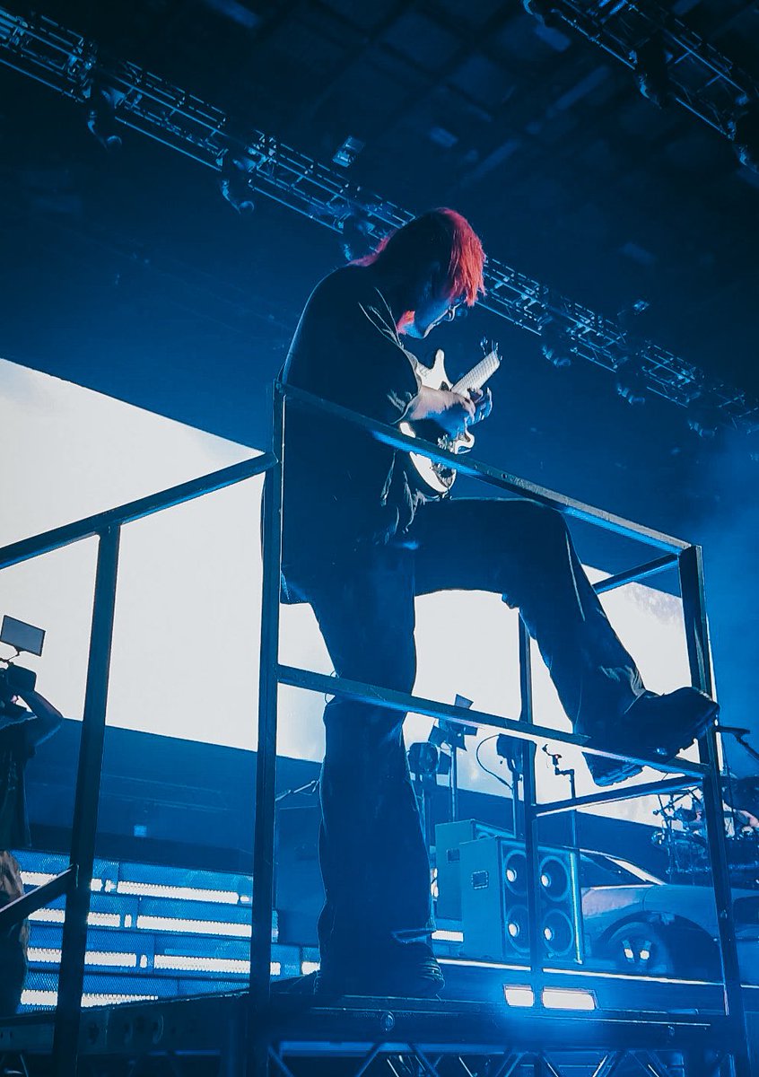 V4LNTYN3_'s tweet photo. photo dump from tonight
#EASStLouis⭐️ https://t.co/AHxnwJLGSb