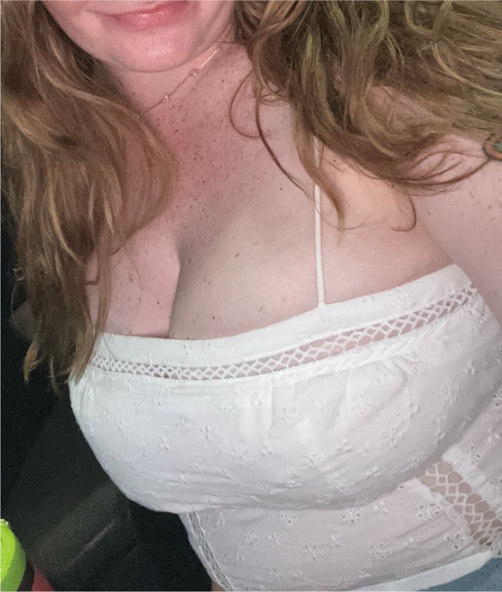 xcoco_snocox's tweet photo. My boobs are so big and I’m so Pretty. No bra with my DDs https://t.co/IS7AS2swja