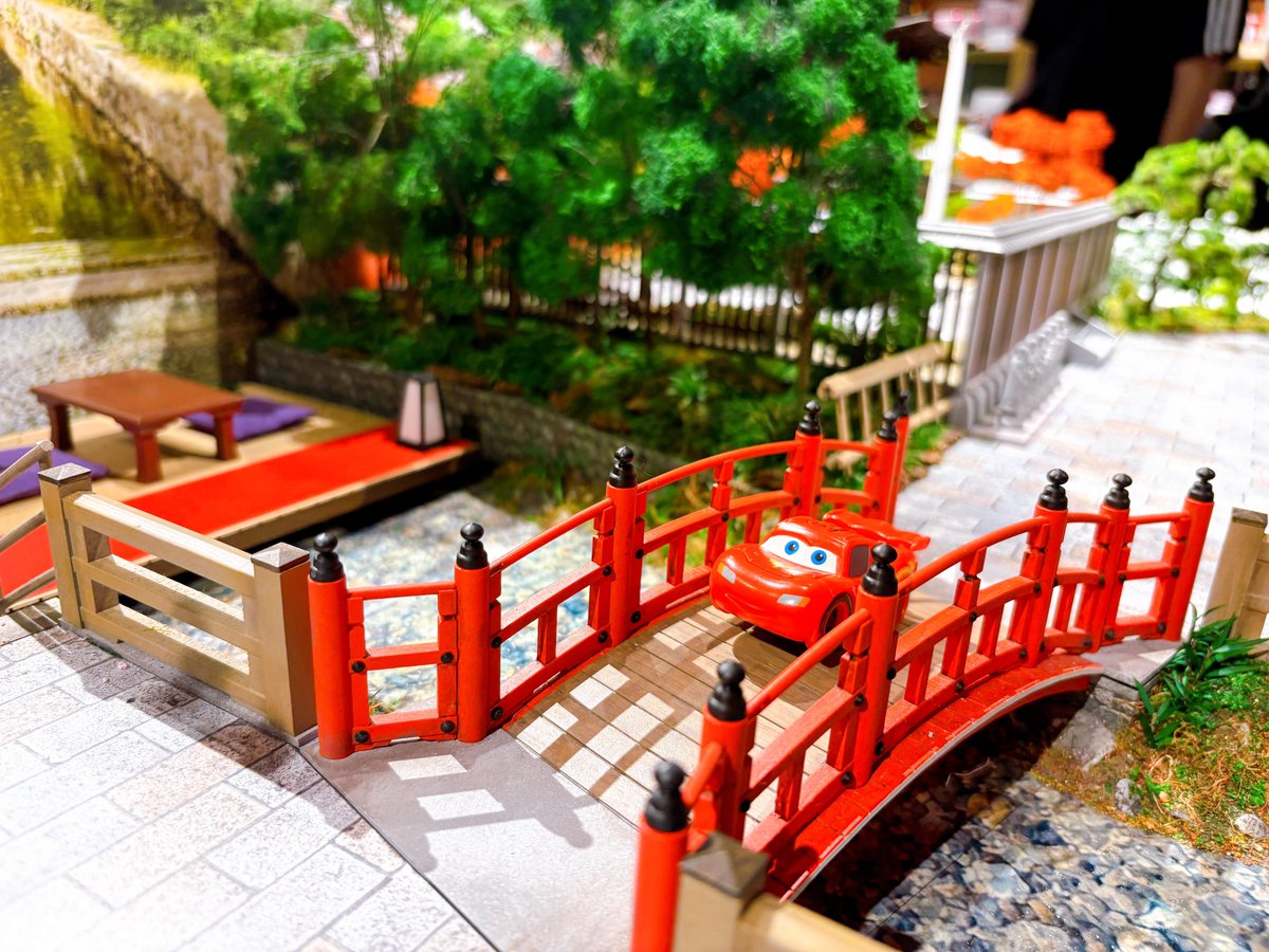 この前の京都で推しと撮れるジオラマ見つけた。まっくいんのサイズに