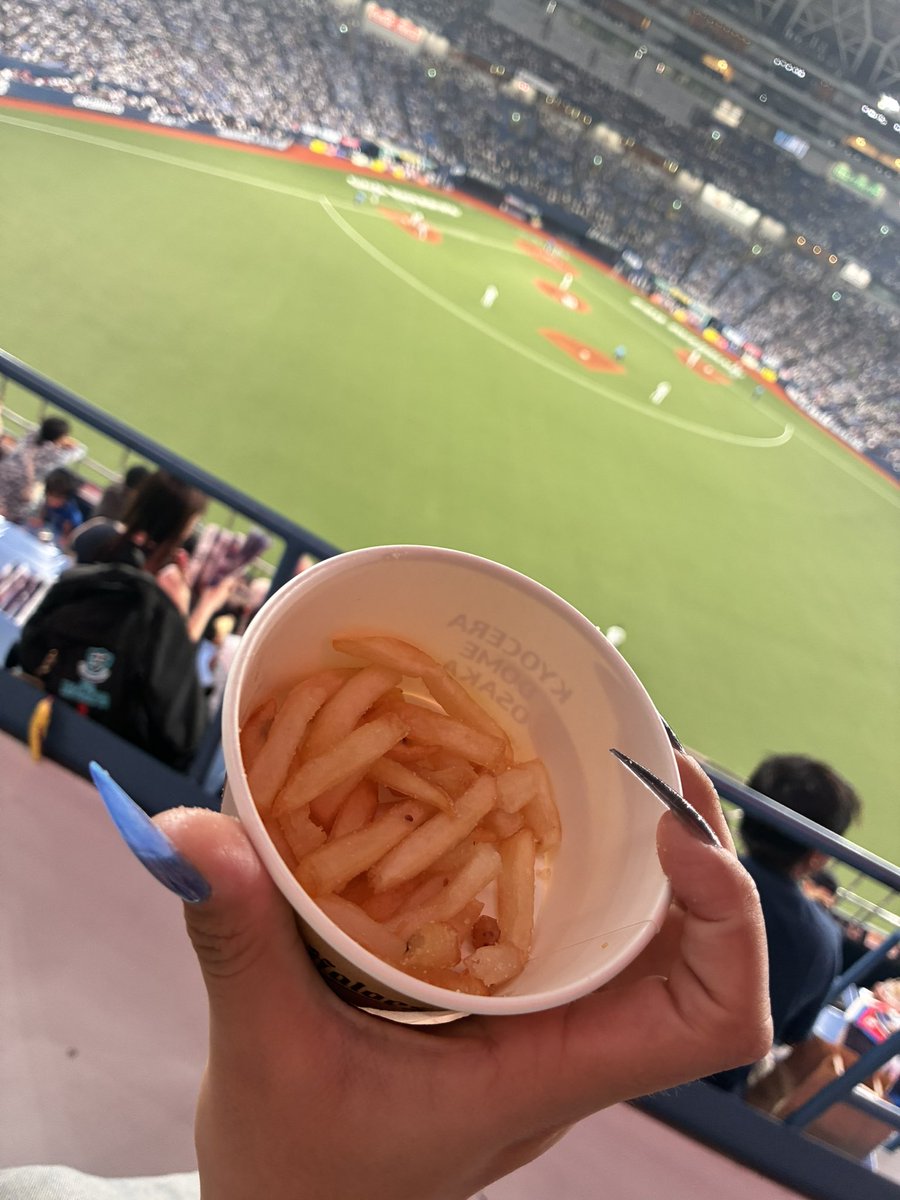 luvapplec5's tweet photo. ポテトめっちゃうまいす
今日の試合あたいが行ってた学校の先輩もいるし大大大先輩もいるのたのしー https://t.co/Gaj2k3JenX