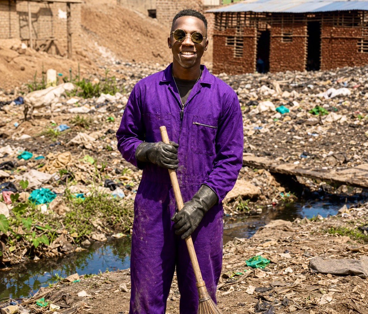 teacherben12's tweet photo. Will the karamongs, Northers also clean on empty stomachs? Clean Uganda, Empty stomachs https://t.co/2OFO4XuYEM