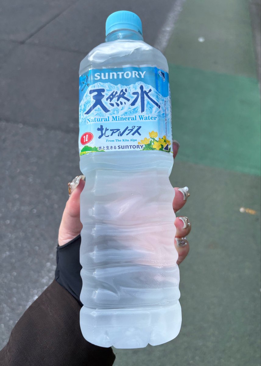 tmk_pn's tweet photo. 絶対に有明から生きて帰るぞという強い意志 https://t.co/EifXUxspJp