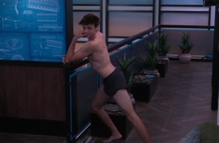 BBFeedsFairy's tweet photo. Angela just told Drew to take off his shirt and knock on Kamu's door, she is dying #bb28 https://t.co/Bfg1z3pSeU