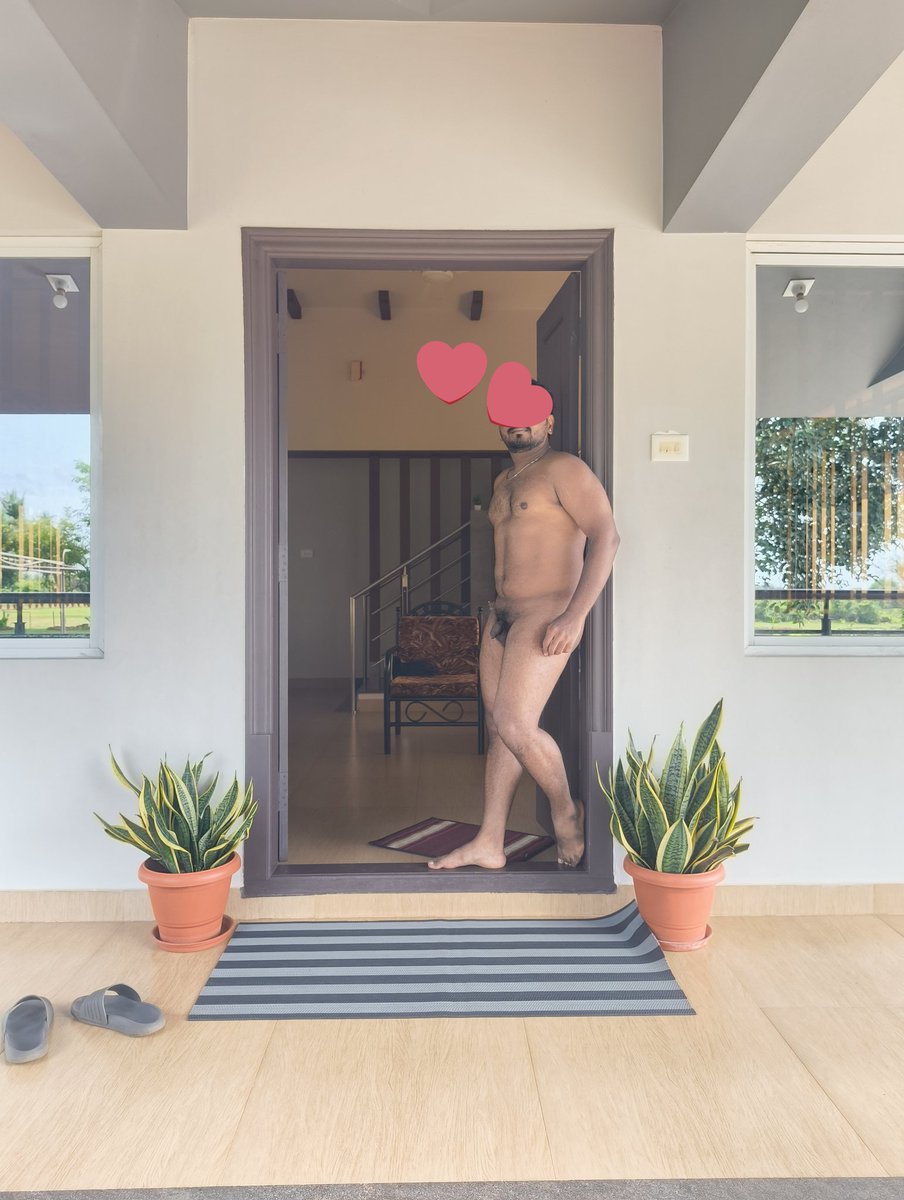 SriKishan011's tweet photo. Nude day at resort🍻 https://t.co/DNke8jeLsj