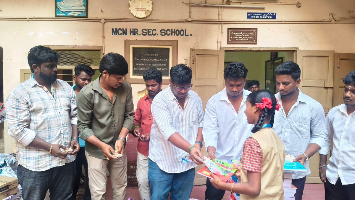 MASSSUR84755625's tweet photo. அண்ணன் சூர்யா அவர்களின் 51-வது பிறந்தநாளை முன்னிட்டு, சென்னை தி நகரில் உள்ள அரசு பள்ளியில் பயிலும் 200-க்கும்மேற்பட்டமாணவ,மாணவியர்களுக்கு கல்வி உதவி பொருட்கள் மற்றும் உபகரணங்கள் வழங்கப்பட்டது.
அகில இந்திய செயல் தலைவர் அண்ணன் ஆரி மற்றும் ஹரி அவர்கள் வருகை தந்து விழாவை சிறப்பித்தன https://t.co/MfcWesYTRL