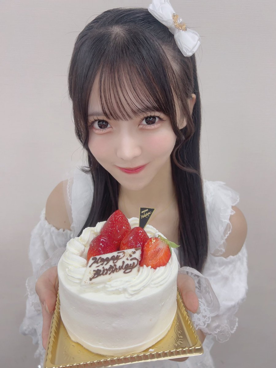 estlink_miu's tweet photo. 『TOKYO GIRLSGIRLS~6thAnniversary~』
ありがとうございました✨

6周年おめでとうございます🎈♡゛
そして今年もケーキ頂きました.ᐟ.ᐟ 
嬉しい🤍ありがとうございます𐔌՞ ܸ.ˬ.ܸ՞𐦯

朝早くから会いに来てくれてみうにゃん
とっても幸せな誕生日でした🎂🎉 https://t.co/5qG82MMgjN