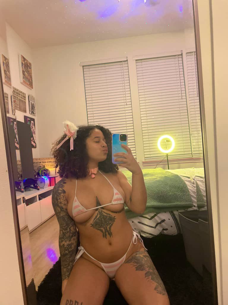 azullaax's tweet photo. My old X account got suspended Permanently Please follow my new account. Thanks for your support!💋♥️ https://t.co/fJekEnuZw8