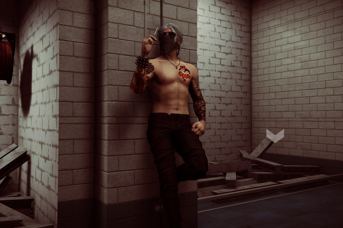 joeversoup's tweet photo. He will only bite on command… 🚬 https://t.co/VNdFw1UMzp