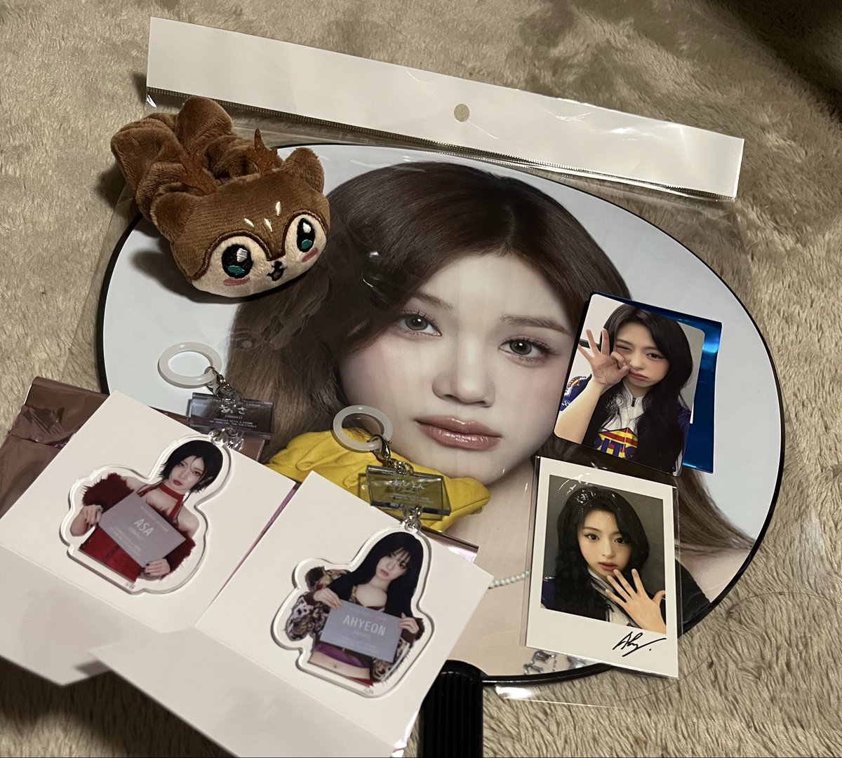 bbmntrhk's tweet photo. ポップアップの後にラベル缶も行ってきたけど最近アヒョンちゃん率高い🦋昨日届いたグッズもランダムアヒョンちゃん🤣パリタ自引したいよー https://t.co/QuXDXo0xJt