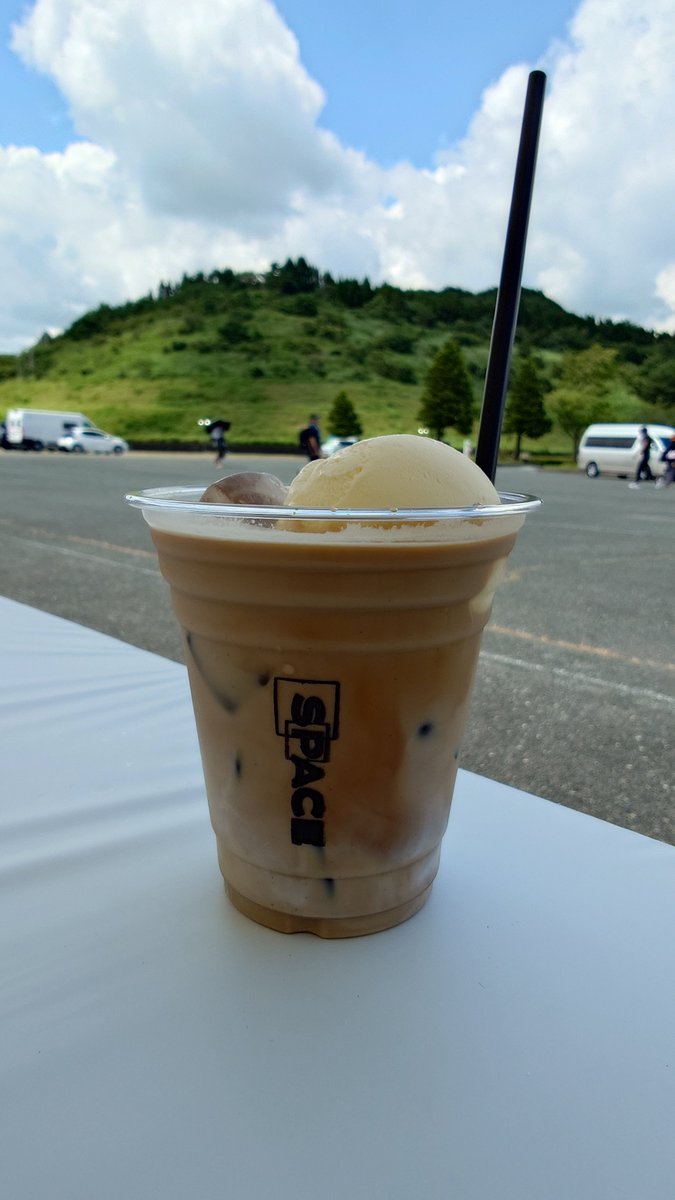 youichan1009's tweet photo. 涼みながら楽しんでます。 #オートポリス #スーパー耐久 #s耐 #スーパー耐久2026 #写真でえすたい盛り上げ隊2026 #カフェラテフロート #space #cafelattefloat #autopolis #supertaikyu #supertaikyu2026 #stai #stai2026 https://t.co/GNLOkCMD2W