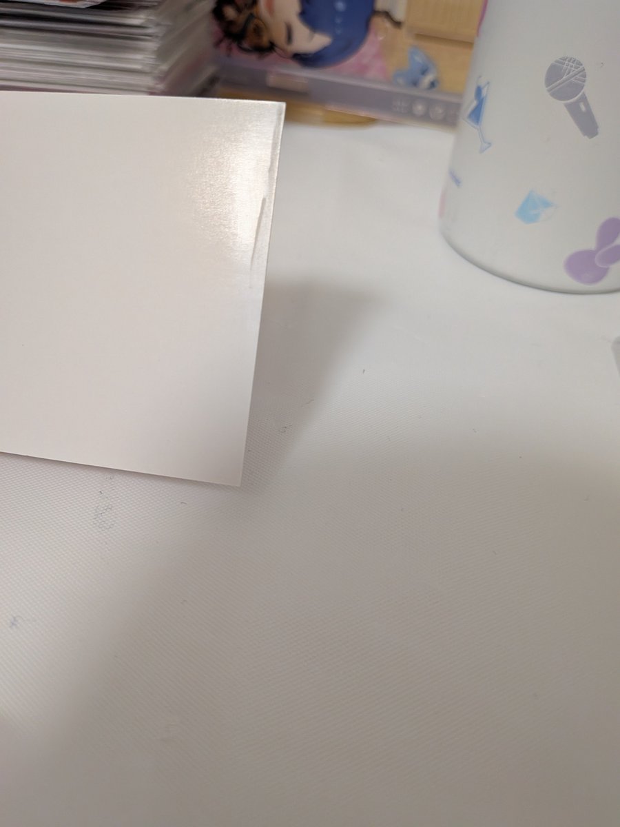 irisIfsingniko's tweet photo. チェキ開けてたら粘着着いてたんだけど😭まじ最悪😡💢💢 https://t.co/EEHGFEYQi4