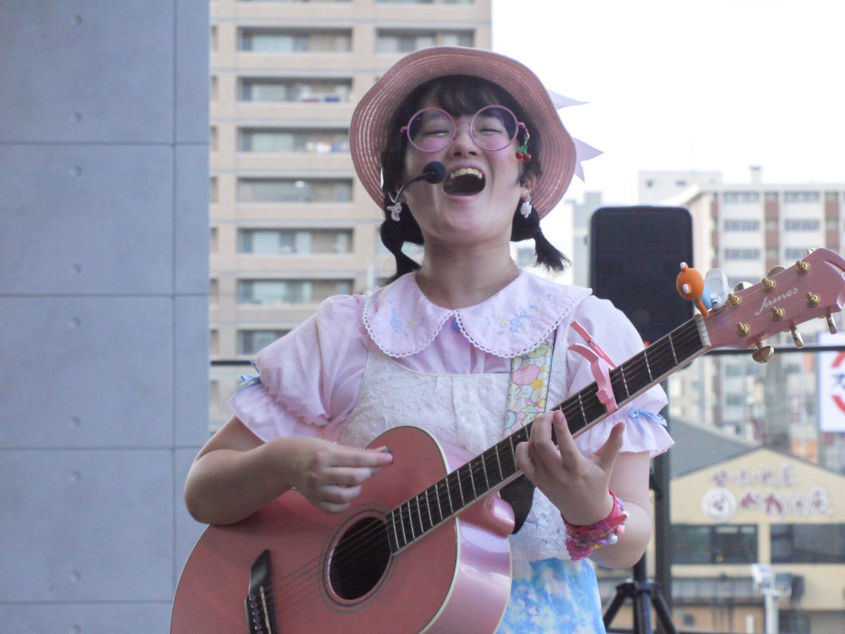 TurnA7919's tweet photo. @ayakamabocopun あやかわちゃん🍎
そよらでのライブたくさんの曲が聴けて嬉しかったです🎶
暑い日でしたが、あやかわちゃんの出番になると風が吹いて涼しかったの覚えてます🍃
ストーカーじゃないよ？の完成度が日々上がっていて今後も楽しみの1曲です😊 https://t.co/UWEIT0eqPN