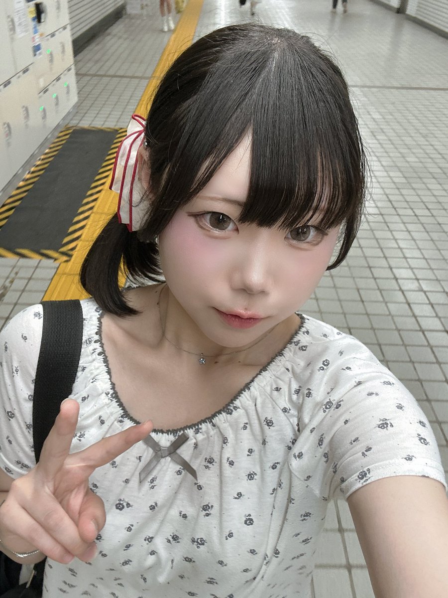 reu_una's tweet photo. サイドテールも似合う？ https://t.co/dRXOiGx40R