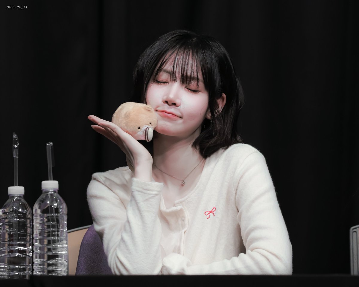 8S_thginnooM's tweet photo. 250309

#tripleS #트리플에스 
#김나경 #Nakyoung https://t.co/qEmp1BZcGn