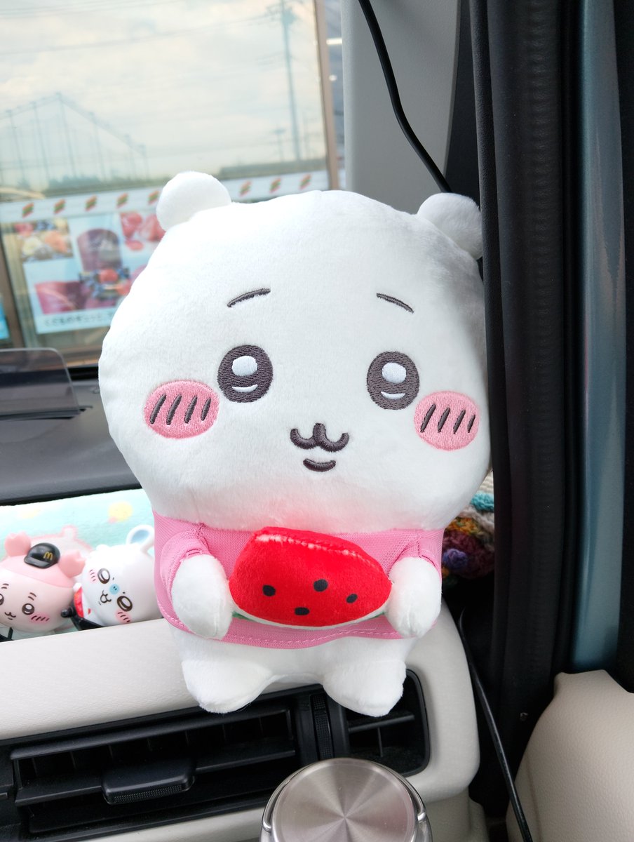 kuniegu's tweet photo. 今日から始まったセブンの
なんちゃらくじ☺️
ちいかわの🍉ぬいぐるみ当たった🎯
QUOカードを頂いたので
それで３枚ひけました🫶 https://t.co/BHodBeWr3S