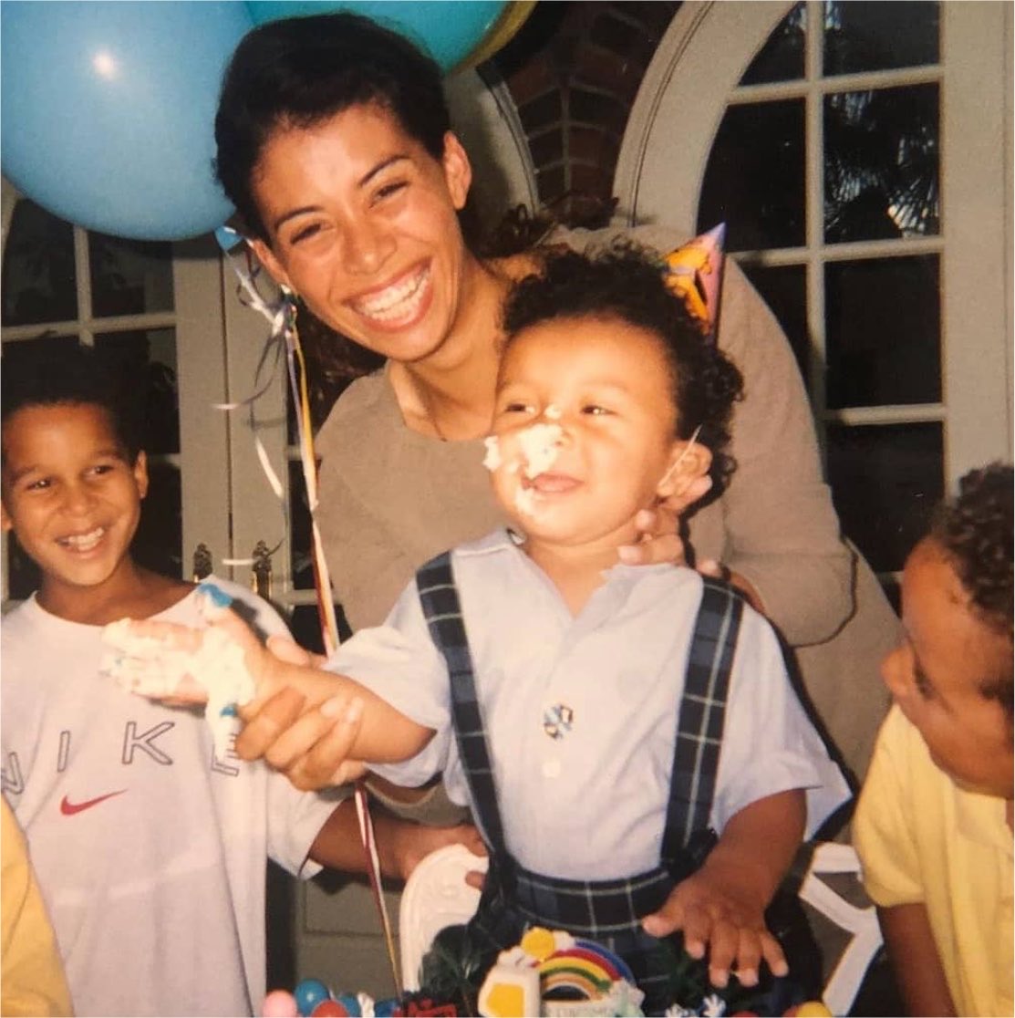 J4AFAR's tweet photo. bringing back these photos from jaafar’s 1st birthday because they’re too cute not to 🥺 https://t.co/vhxZv68DHA