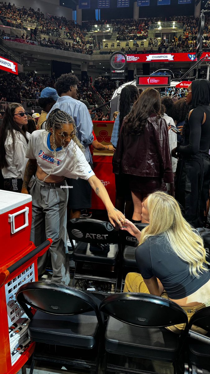 dijonaidream's tweet photo. For all the gabby &amp; marine fans out there, power couple fr #wnbaallstar https://t.co/pmnc340hWz