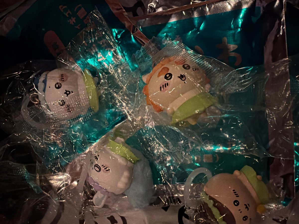 mikun213's tweet photo. 映画ちいかわ 入場特典 チャームミニフィギュア めじるしチャーム 交換

【譲】シーサー、くりまんじゅう、モモンガ、ハチワレ

【求】ちいかわ

本日大阪、なんばパークス　難波で手渡し可能
明日7/26 宝塚で手渡し可能
13:50映画の回以降
DMまでご連絡お願いいたします。

 #ちいかわ交換 https://t.co/7AUdqJQF9X