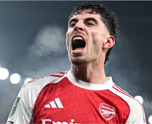 Arsyuccie's tweet photo. Raumdeuter. 
Space Invader. 
Channel Runner. 
Defective False 9. 
Playmaking forward. 
Target Man. 
Ugly duckling. 😭

What have I not heard just to prop Havertz! 

They’ve created multiple roles for him just to suit their narrative that he is an elite forward. https://t.co/pH450MXFaf