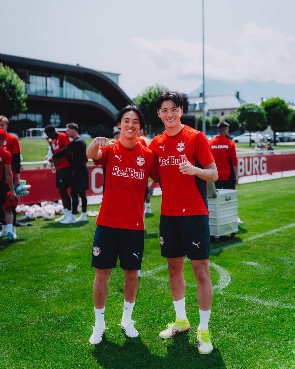 RedBullSalzburg's tweet photo. Arigatō, Takumu! 🇯🇵❤️ https://t.co/uAbdkOeD9h