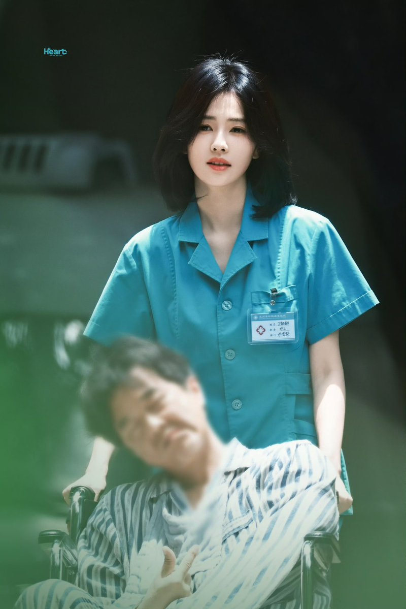 C_EntWomen's tweet photo. Bai Lu on the set of #开到茶蘼

[ #BaiLu #白鹿 ］ https://t.co/TJ5KMtLPB7
