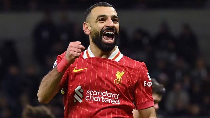 19sbt030507's tweet photo. Salah ve Trabzonspor haberleri maalesef doğru. Salah Trabzonspor ile bir görüşme gerçekleştiriyor görüşmeler olumlu ilerliyor ancak ufak bir pürüz çıkıyor.
Salah Trabzonsporu İstanbul'da mücadele eden 2. Lig Kulübü sanıyor ancak öyle olmadığını görünce ts yi almaktan vazgeciyor https://t.co/GaiETDhUGI