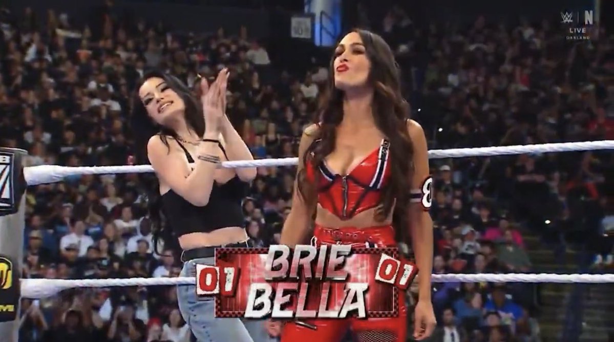 sinfullypaige's tweet photo. Cheering my sister on @bellamodelegend https://t.co/bY7oTReVp0
