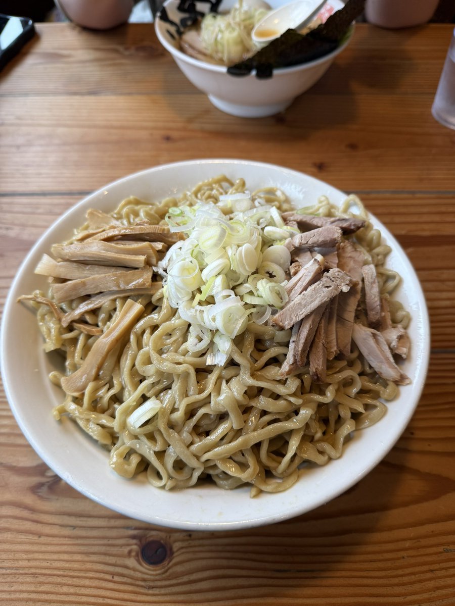 Avellg's tweet photo. 油そば1キロ https://t.co/3VrPv6OkpS