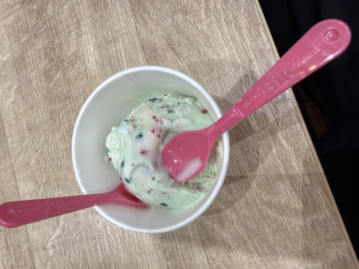 Mochimaru_pu2's tweet photo. わんぱくな食べ方してる https://t.co/NAFCOxvPPB