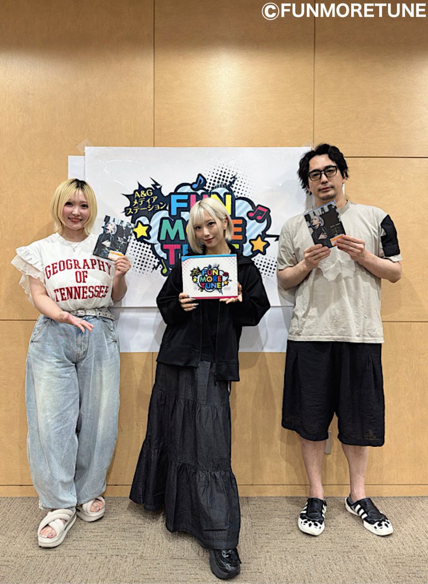 fmt_qr's tweet photo. 今夜も「#FUNMORETUNE」を
お聴き頂きありがとうございました🌟

📻今夜の放送をもう1度聞けるradikoのタイムフリーはコチラ→https://t.co/n303HXO2Z1

@xoxleoxox 
@ReoNaStaff 
#ReoNa #ReoNa_Amore #ふぁんも #文化放送 #安元洋貴 #白石晴香 https://t.co/wMi8WuqKQr