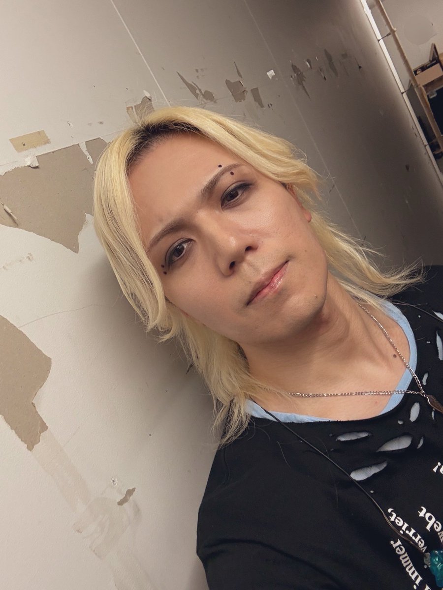 TARO_KOBAYASHI's tweet photo. #RIOT

昼公演無事終了★
昼間っから最高にぶちあがりました
この熱を帯びたまま夜公演まで駆け回ります🔥 https://t.co/YhhT6otpVi