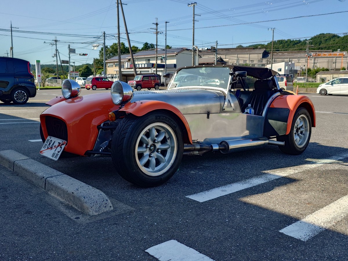 ZX0mYGIUVXuA0X6's tweet photo. アルトにキャブの2リッターエンジン積んだような車買った

シャブに入って整備を学んだのも、アルトでメチャクチャやってたのも、全てはこの類の車を維持するための布石に過ぎなかったのである… https://t.co/dB1akbRewB