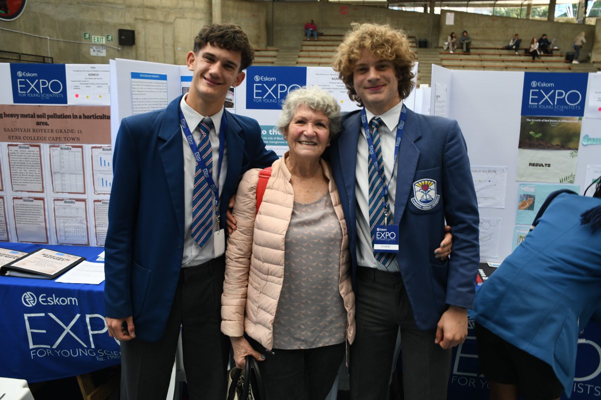 Exposcience's tweet photo. Parents, teachers and members of the public are invited to attend the upcoming Eskom Expo Regional Science Fairs.

Come and support qualifying learners as they showcase innovative research projects and compete for medals, special awards and a place at the Eskom Expo International Science Fair.

Dates and venues: https://t.co/SqufiF9Aig

#DiscoverEskomExpo #RegionalScienceFairs #YoungScientists #STEMeducation