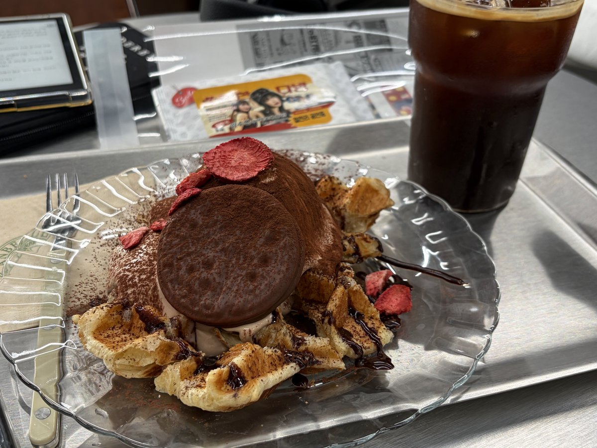 romip9py's tweet photo. 스페셜 메뉴가 맛있고 쑤님이 아름다워요🫶🏻🌹
옥외현수막도 건물 분위기랑 너무 찰떡이고
카페 컨셉부터 디피에 특전까지 정성 가득이네요🥹
해피벌쑤데이😍🩷🩷 https://t.co/3d2ZXWNWJU