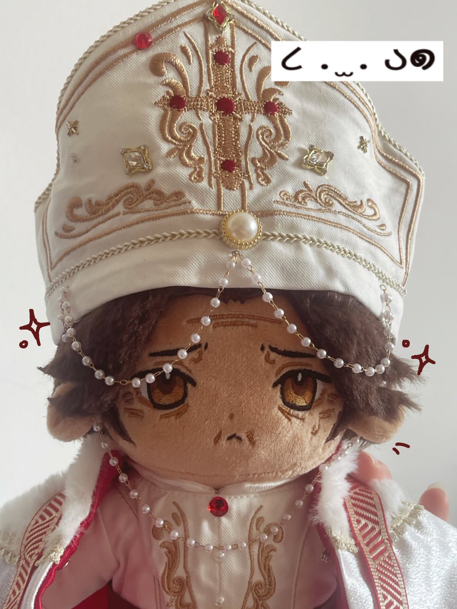 lyttershrimp's tweet photo. Benitez wearing his little outfit that I got for him!! :D
 (The front pieces of his hair are falling apart because the glue isn’t working, so hopefully I can fix it soon) https://t.co/ylyzX4eniY
