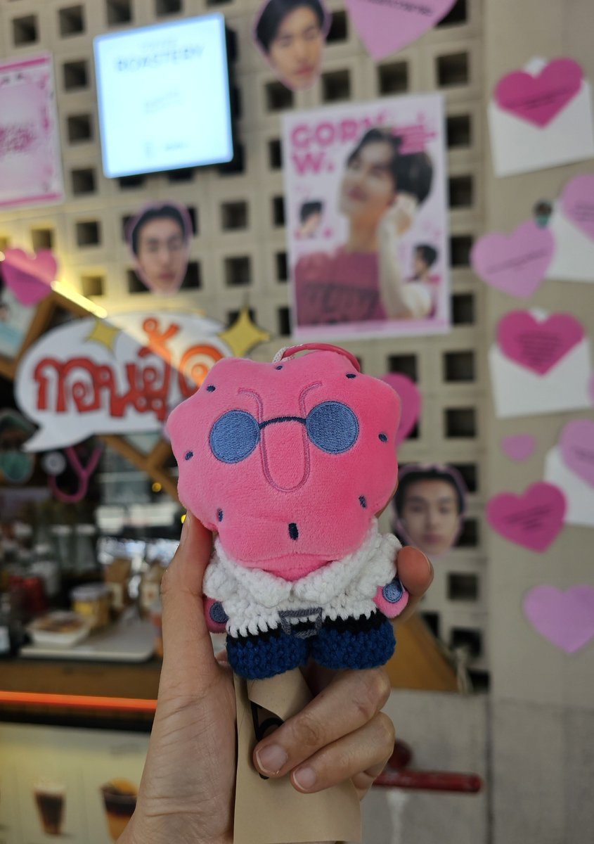 _onzzy15's tweet photo. แวบไปเติมกรก่อนมาคอน
จัดร้านน่ารักมากกก user มาเยอะเลยยย
ดีใจที่ปีนี้ได้ร่วมส่งคำอวยพรให้กรนะ
#dear23gorn #PROXIEGorn
#PROXIEth https://t.co/LP432eUMZk