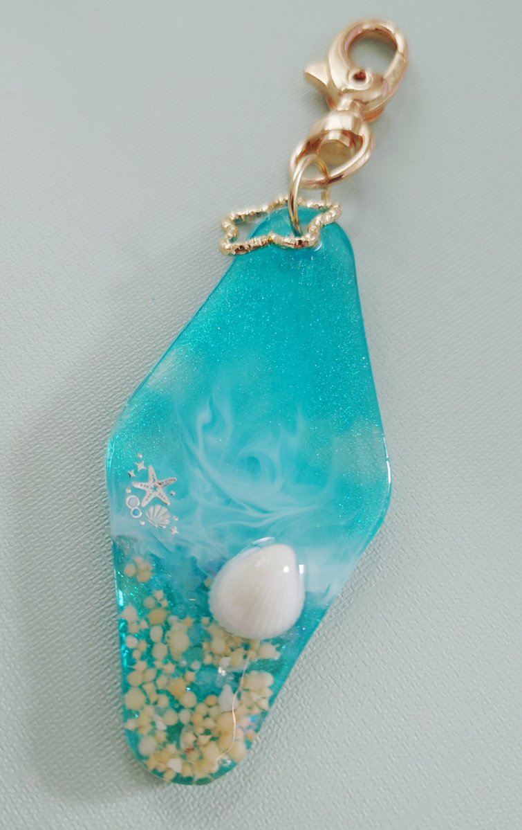 打ち込み過ぎたから最後これ作った🩵🌺 #レジン #ハンドメイド #手作り