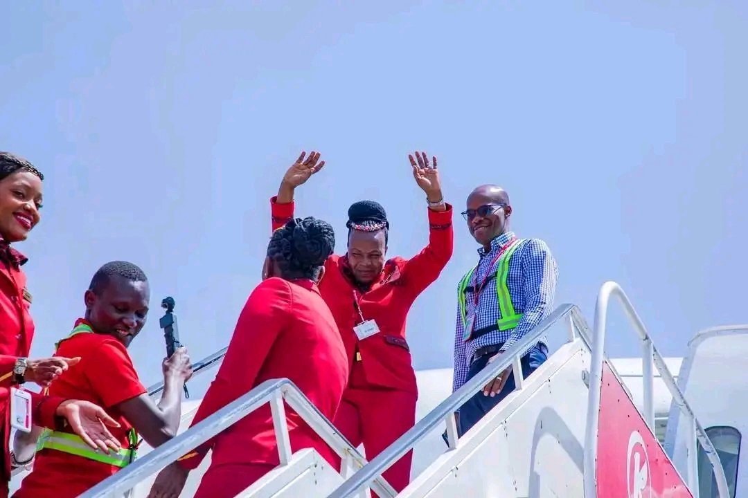 pilotgitonga's tweet photo. Kenya Airways has celebrated Flight Purser Caroline Samoei following her final flight from New York (JFK), marking the end of her 37-year career with the airline. https://t.co/9BRJk6TZnd