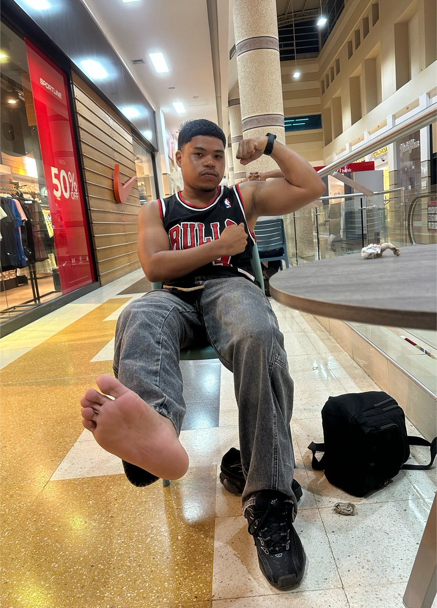 ALPHABLACK_88's tweet photo. The only way you can’t serve me is without seeing me, when you see me immediately your feeling of wanting to send for me enters 🤣🫵🏽

Findom 

@rt_feet @slave_here 

#findom #Paypig #slavemoney #cashfag #feet #Alphalatino https://t.co/56DkQ2Jsjb